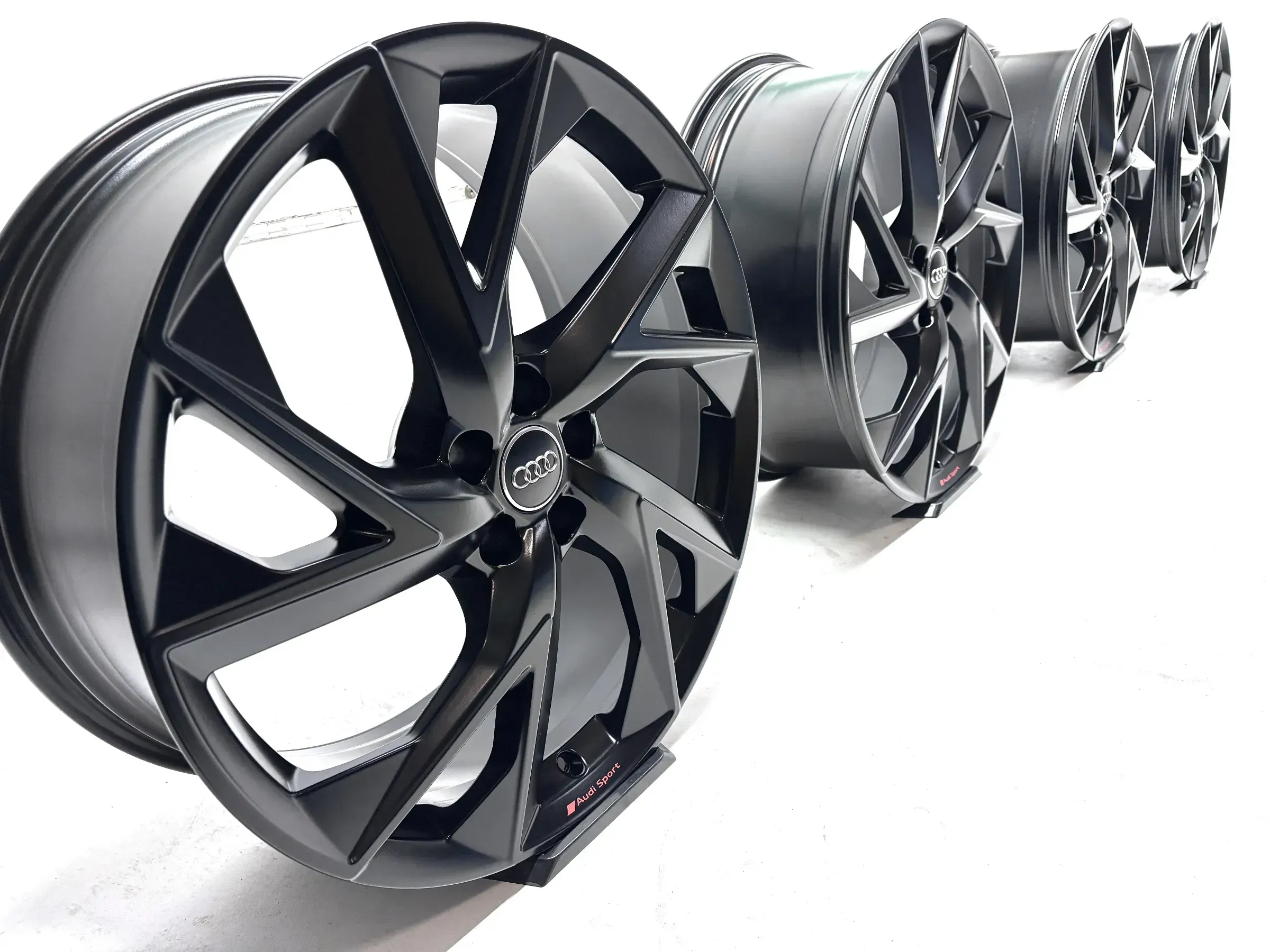 21 Zoll Original Audi RSQ3 F3 RS Q3 Alufelgen Felgen 83A601025AD Schwarz Matt - Bild 1
