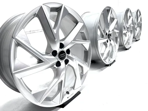 Background image for 21 Zoll Original Audi RSQ3 F3 RS Q3 Alufelgen Felgen 83A601025AD 8,5J X 21 ET38
