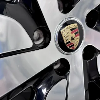 Original Porsche Taycan Turbo Aero 19 Zoll Winterräder Felgen Winterreifen - Bild 9